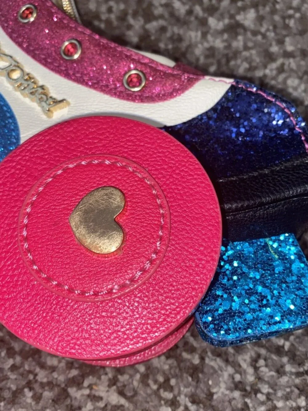 Betsey Johnson Roller Skate Blue Pink Yellow Rainbow Glitter Crossbody Bag Purse - Picture 4 of 12